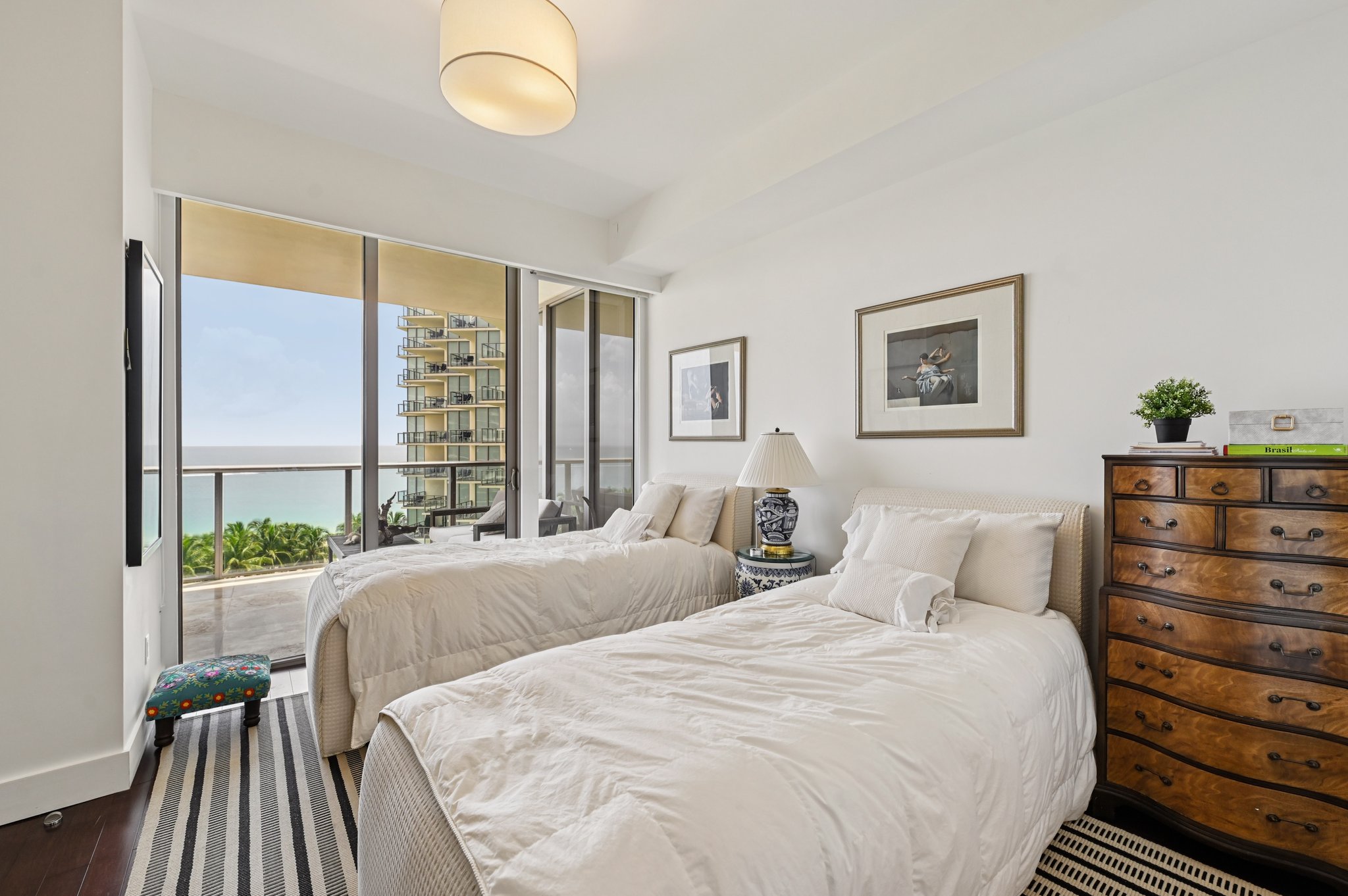 Collins Ave 803N-S2208-039.jpg