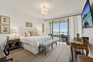 Collins Ave 803N-S2208-026.jpg