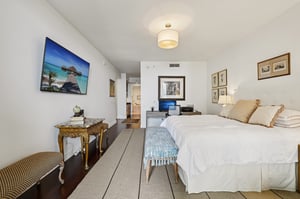 Collins Ave 803N-S2208-029.jpg