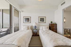 Collins Ave 803N-S2208-037.jpg