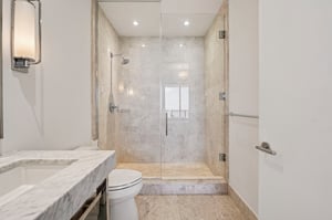 Collins Ave 803N-S2208-042.jpg