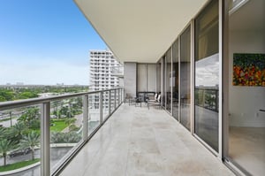 Collins Ave 803N-S2208-051.jpg