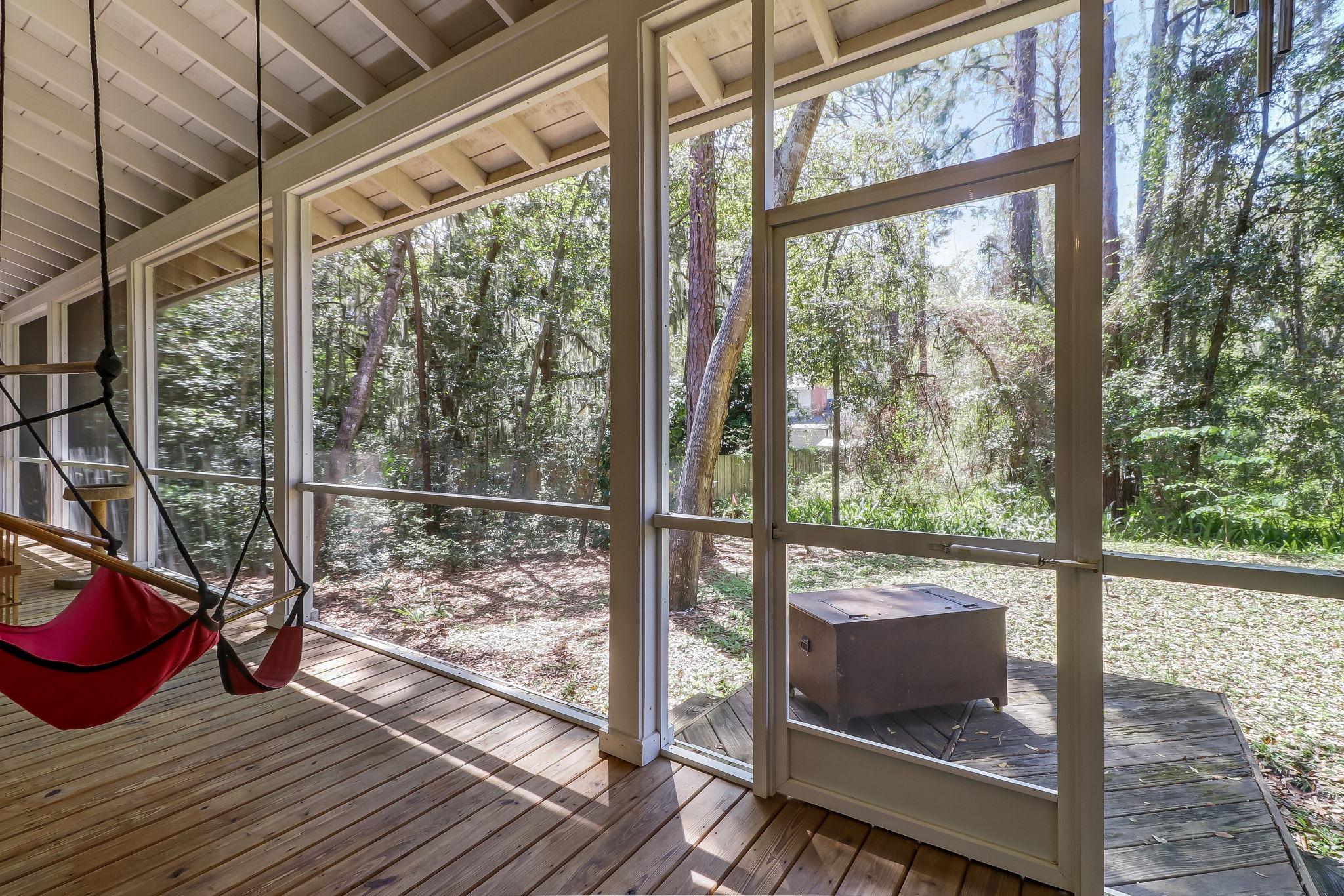 Rear Screened-in Porch