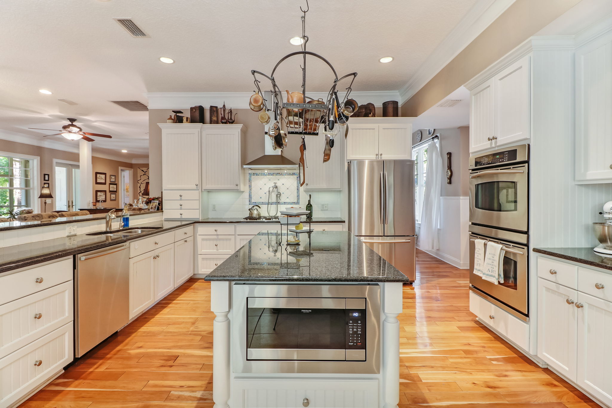 Spacious kitchen