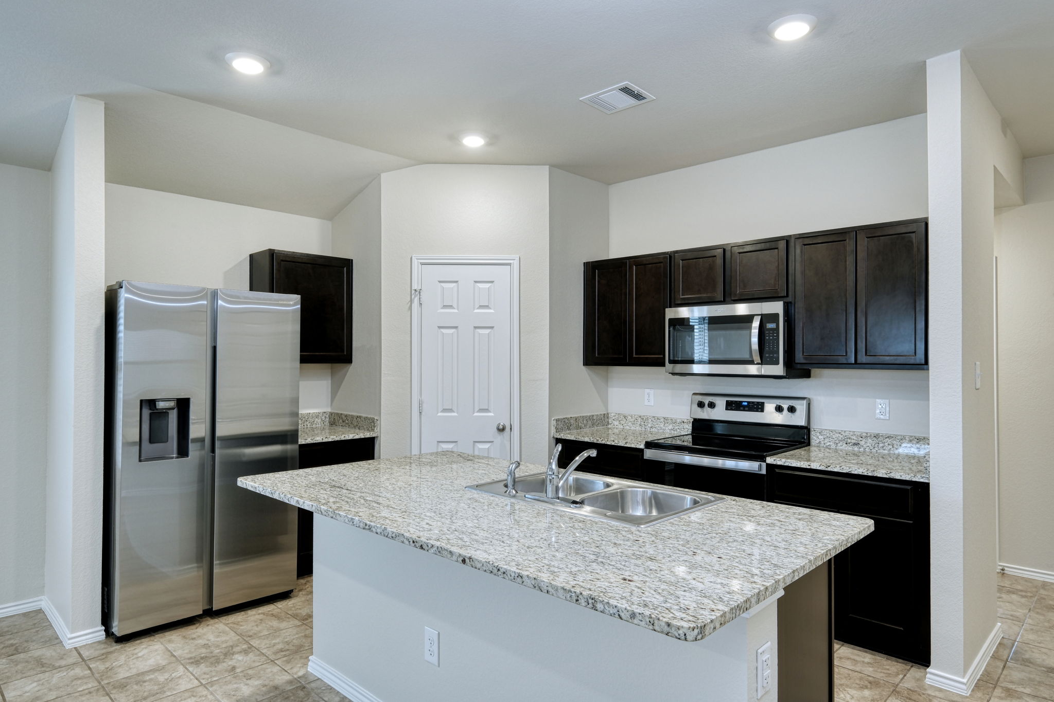 Kitchen/Breakfast Bar