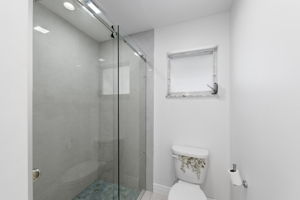  Photo 37