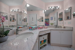 Master Bathroom1c