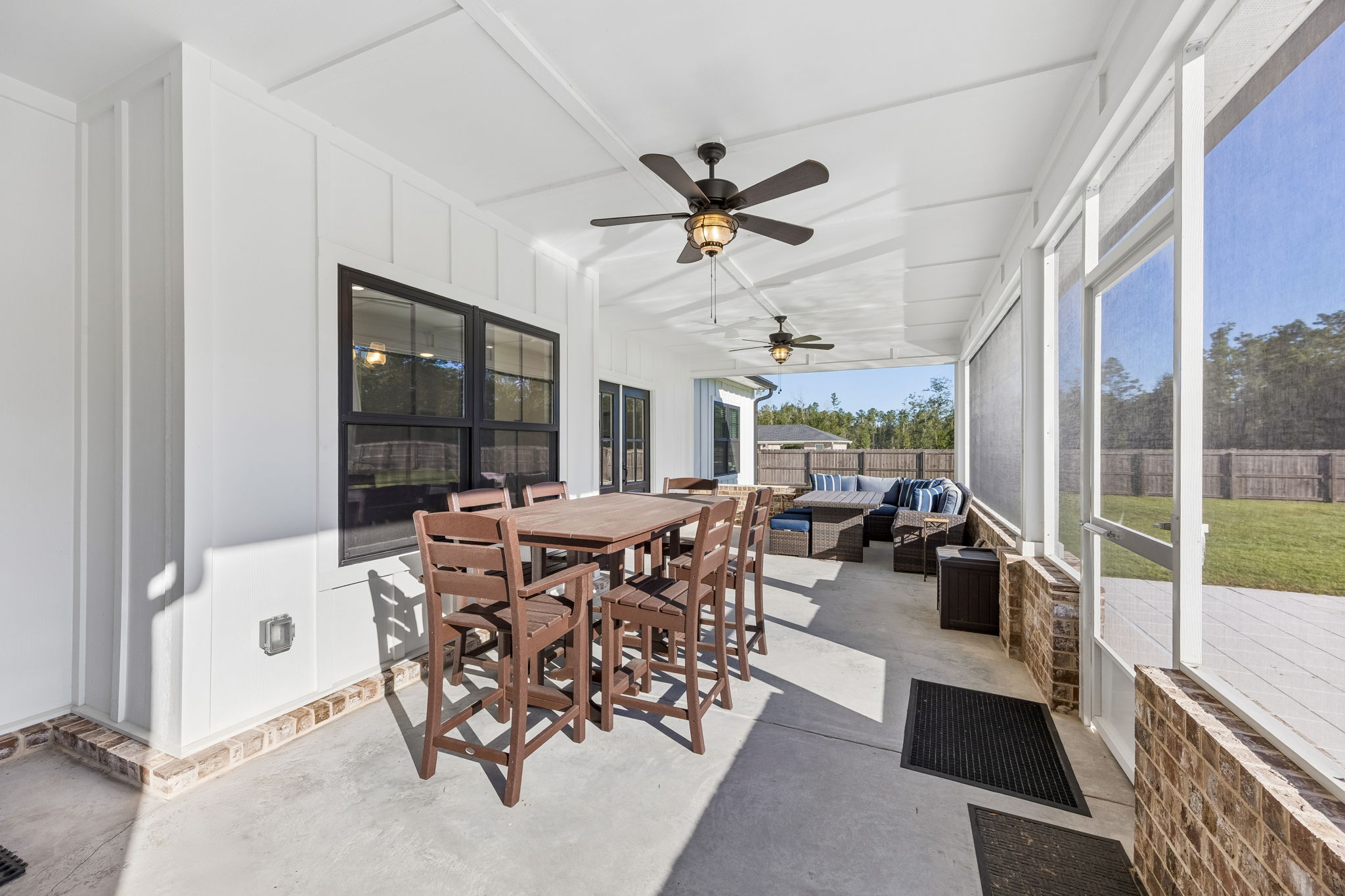 Screened-in Porch