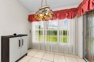 Kitchen Eat-In 1