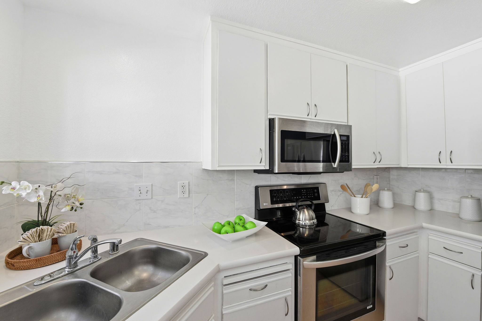 013_F8_972 Belmont Terrace 7