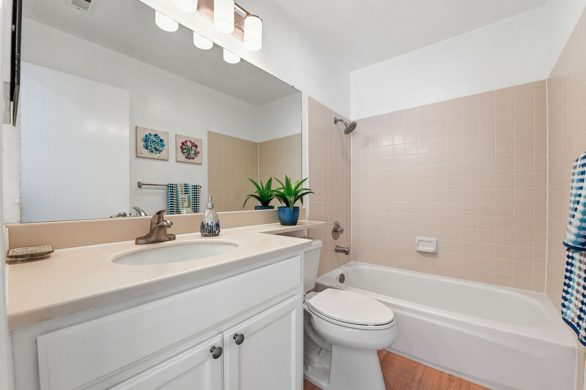 031_F8_972 Belmont Terrace 7