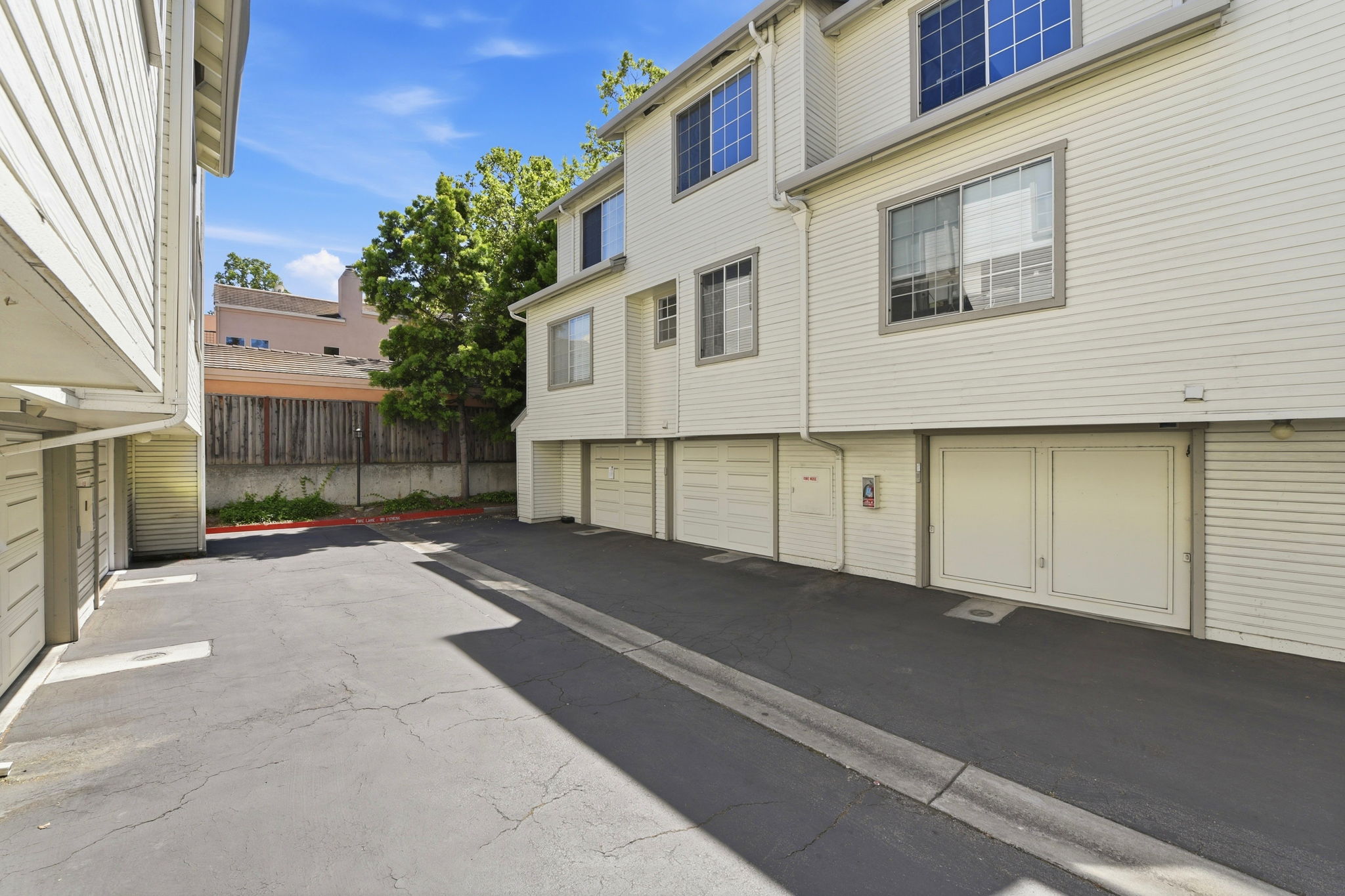 038_F8_972 Belmont Terrace 7