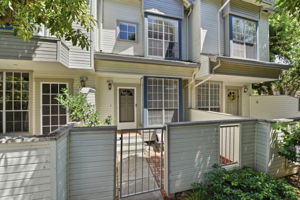 001_F8_972 Belmont Terrace 7