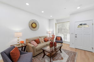 008_F8_972 Belmont Terrace 7