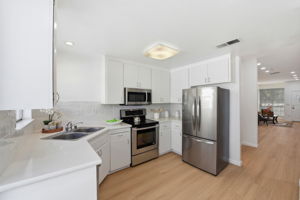 012_F8_972 Belmont Terrace 7