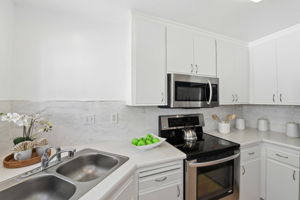 013_F8_972 Belmont Terrace 7