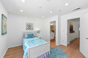 027_F8_972 Belmont Terrace 7