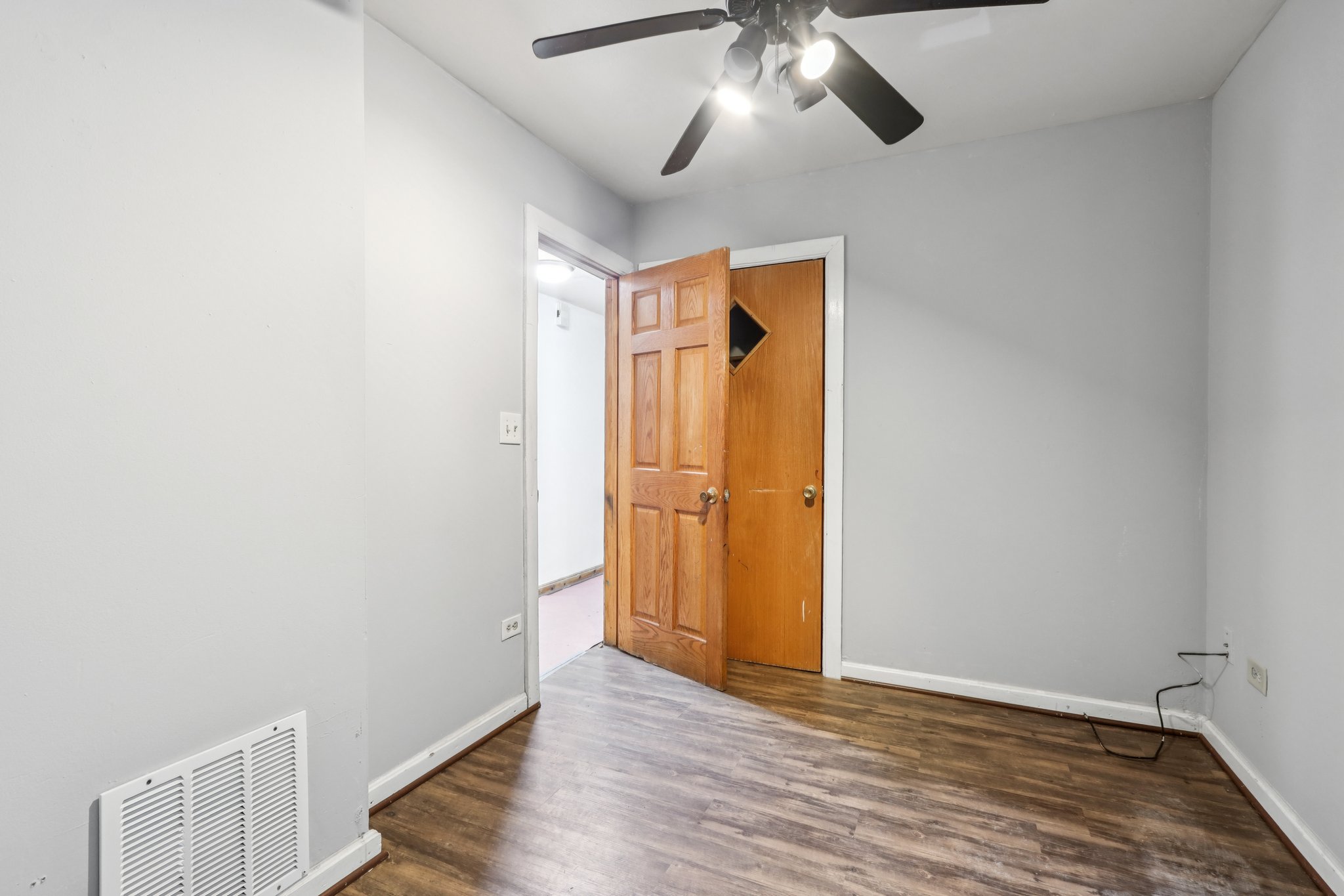 9720 S Exchange Ave Unit A-1606-012.jpg