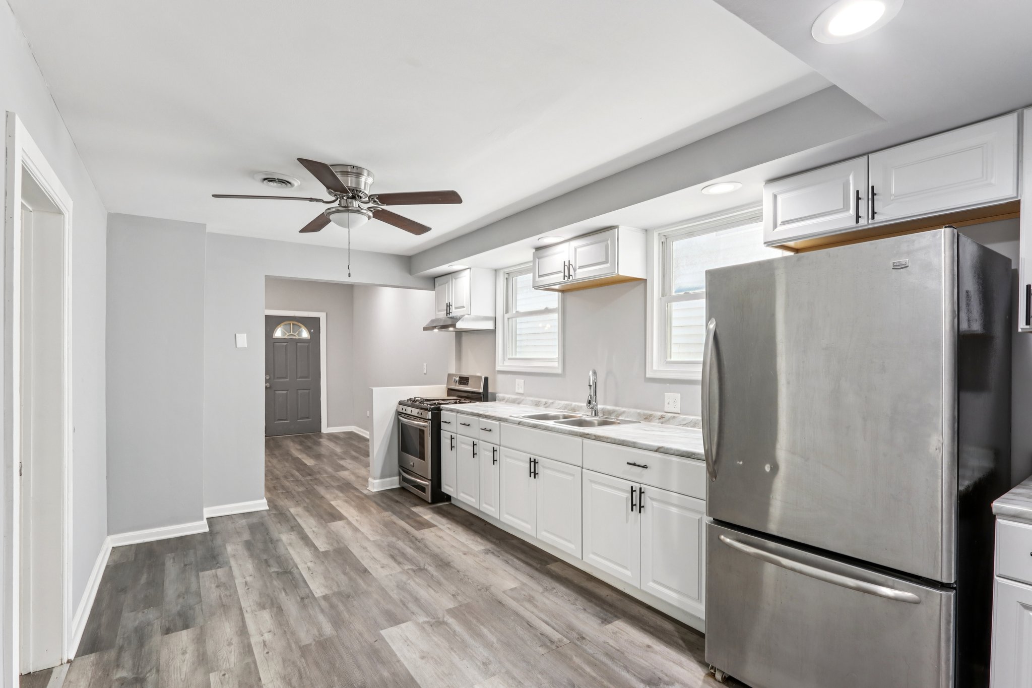 9720 S Exchange Ave Unit B-1606-005.jpg