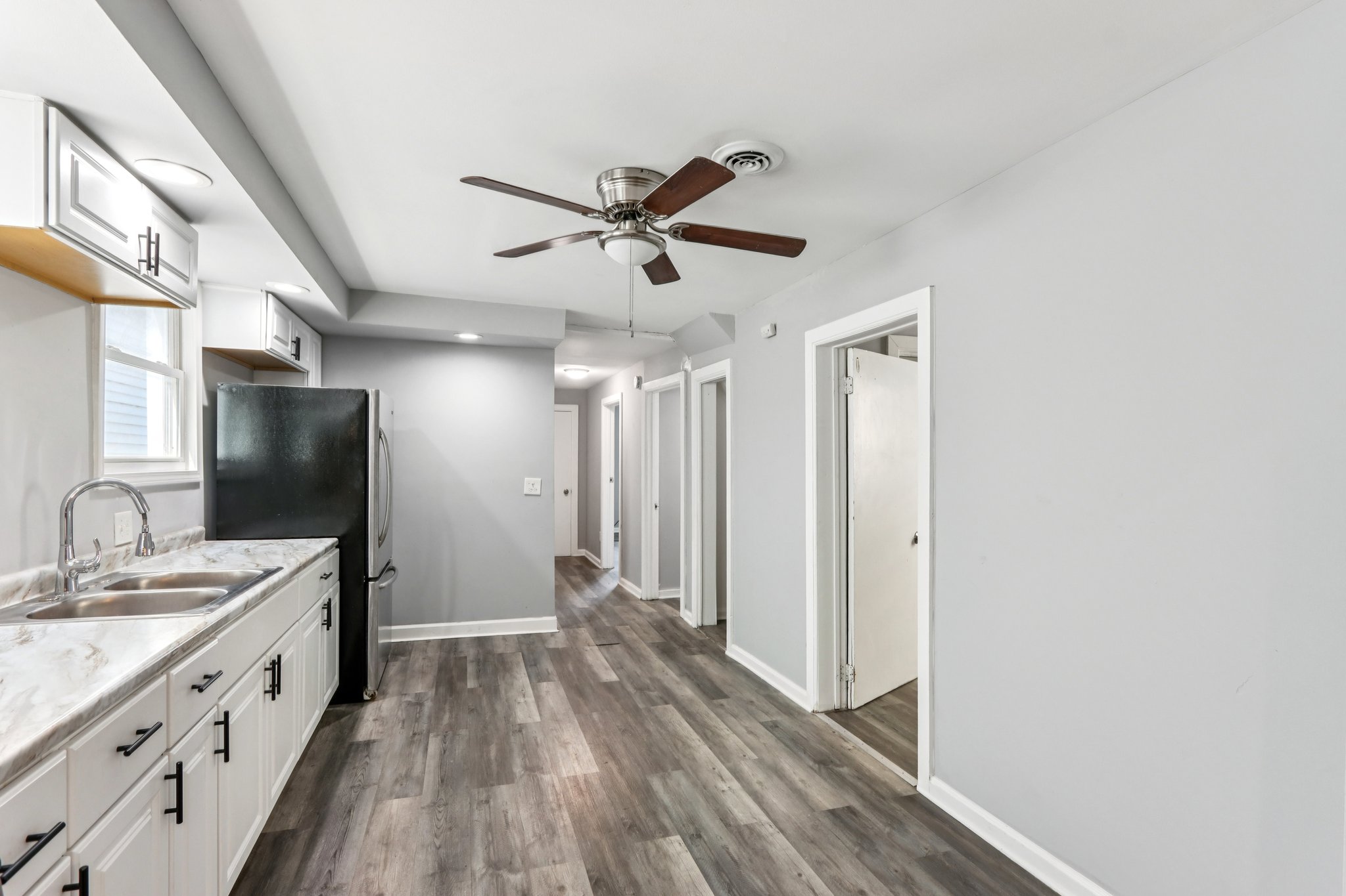 9720 S Exchange Ave Unit B-1606-010.jpg