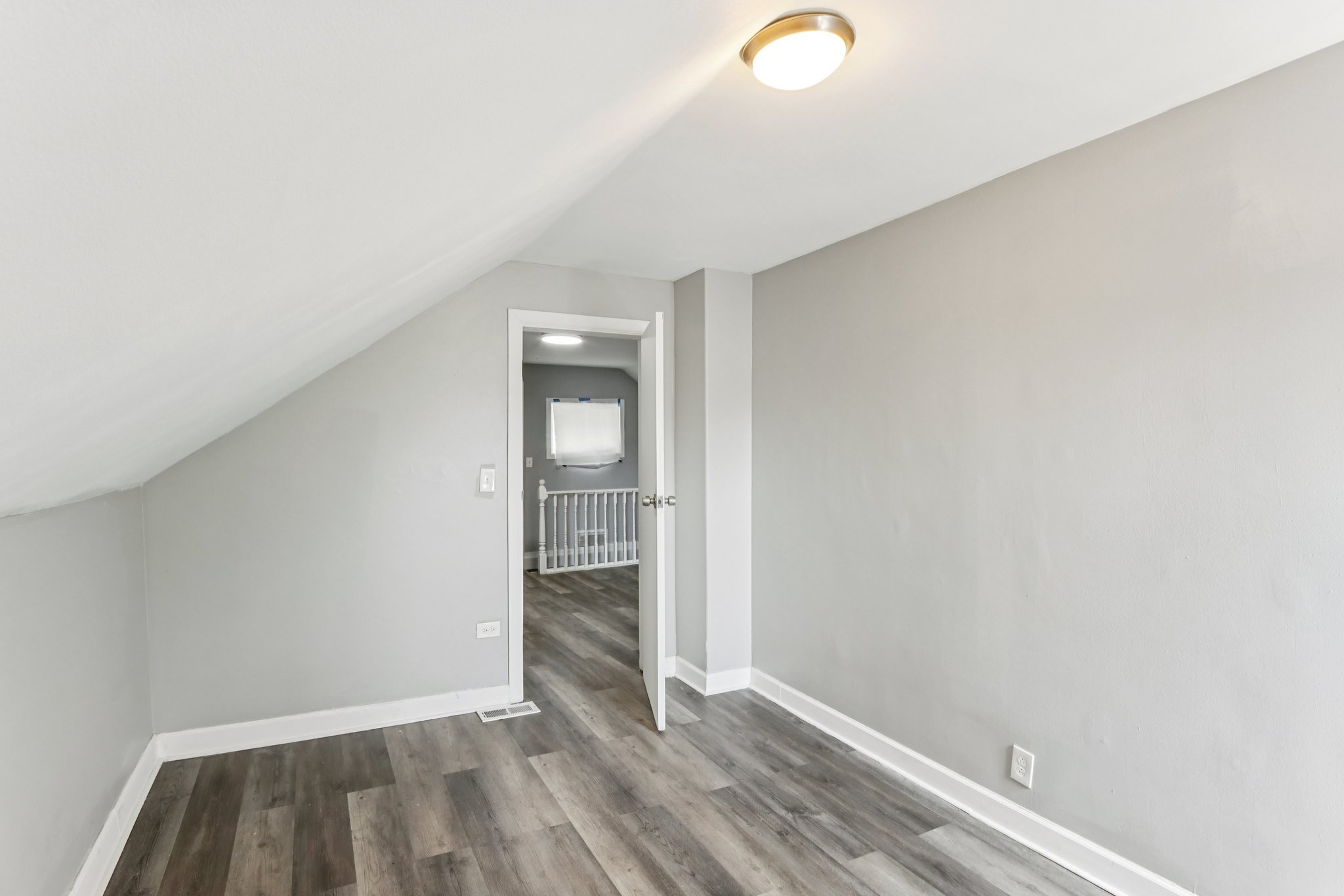 9720 S Exchange Ave Unit B-1606-018.jpg