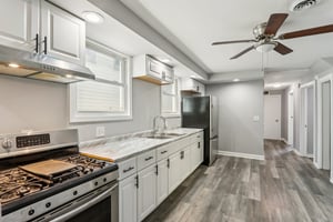 9720 S Exchange Ave Unit B-1606-009.jpg