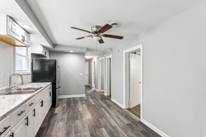 9720 S Exchange Ave Unit B-1606-010.jpg