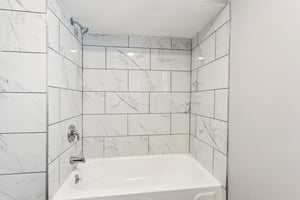 9720 S Exchange Ave Unit B-1606-025.jpg
