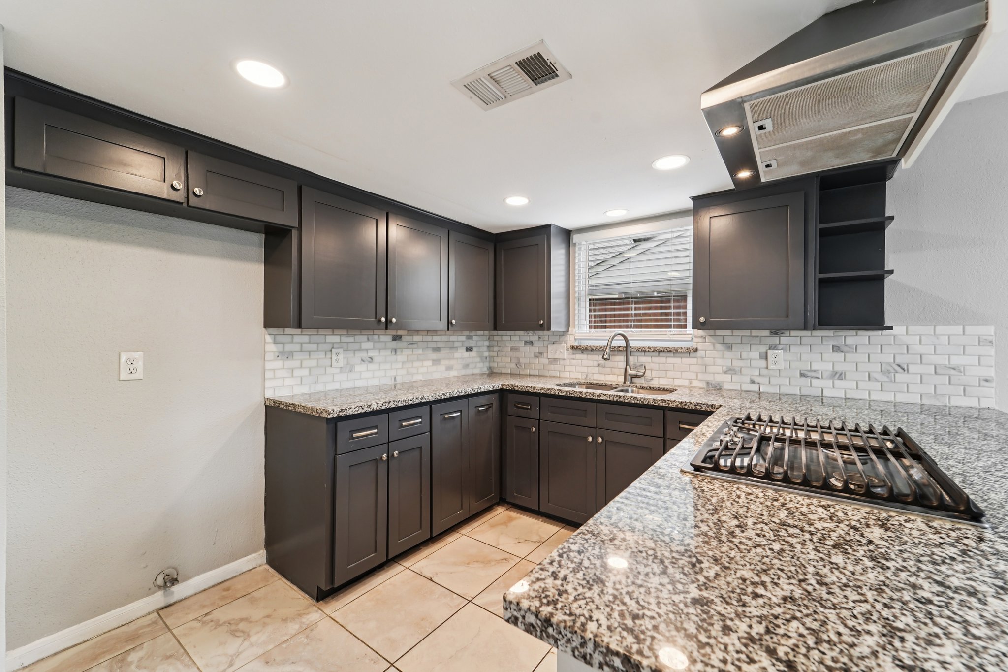 Debbie Ln-S1604-013.jpg