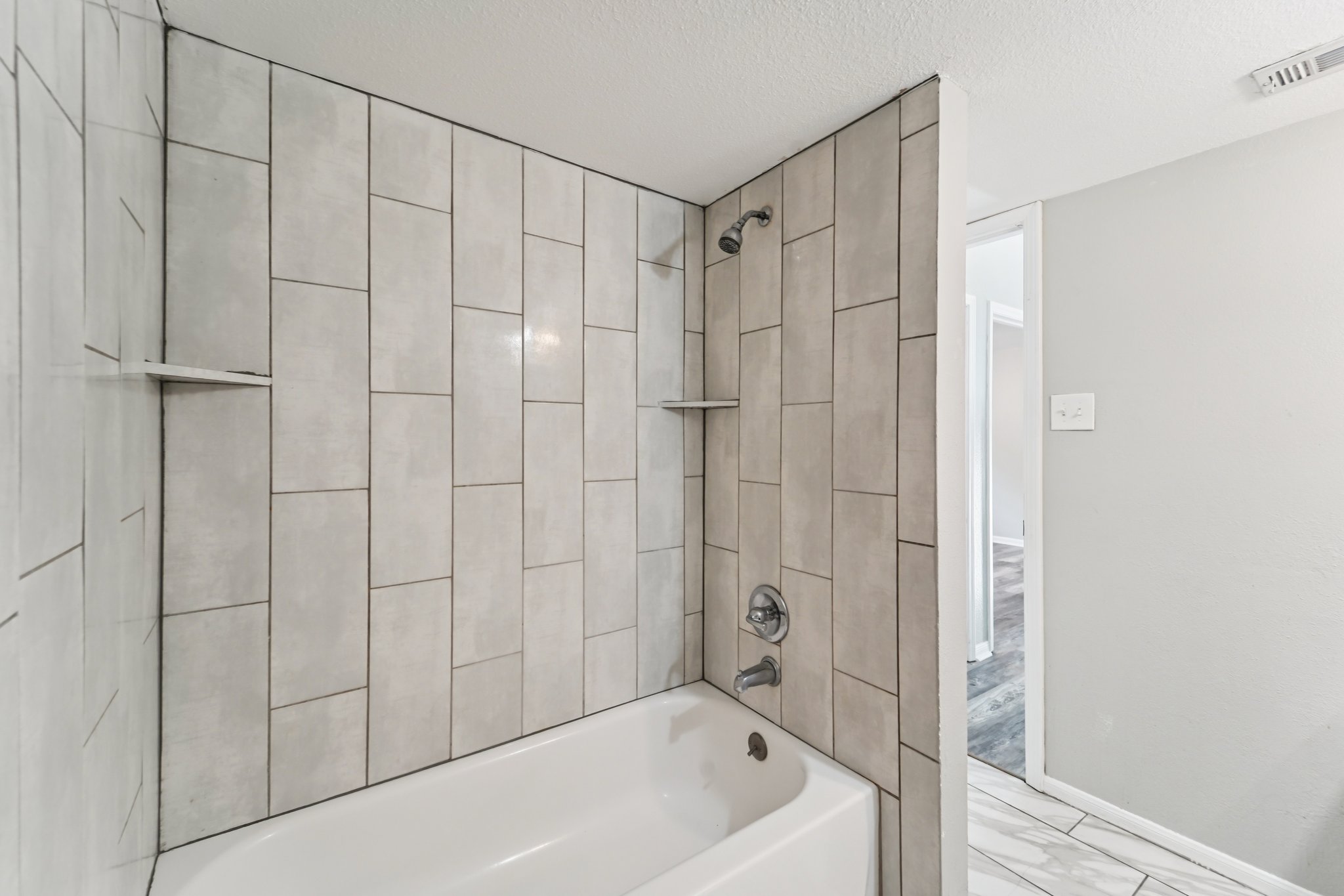 Debbie Ln-S1604-018.jpg