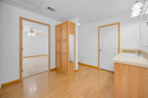 Primary Bathroom1c