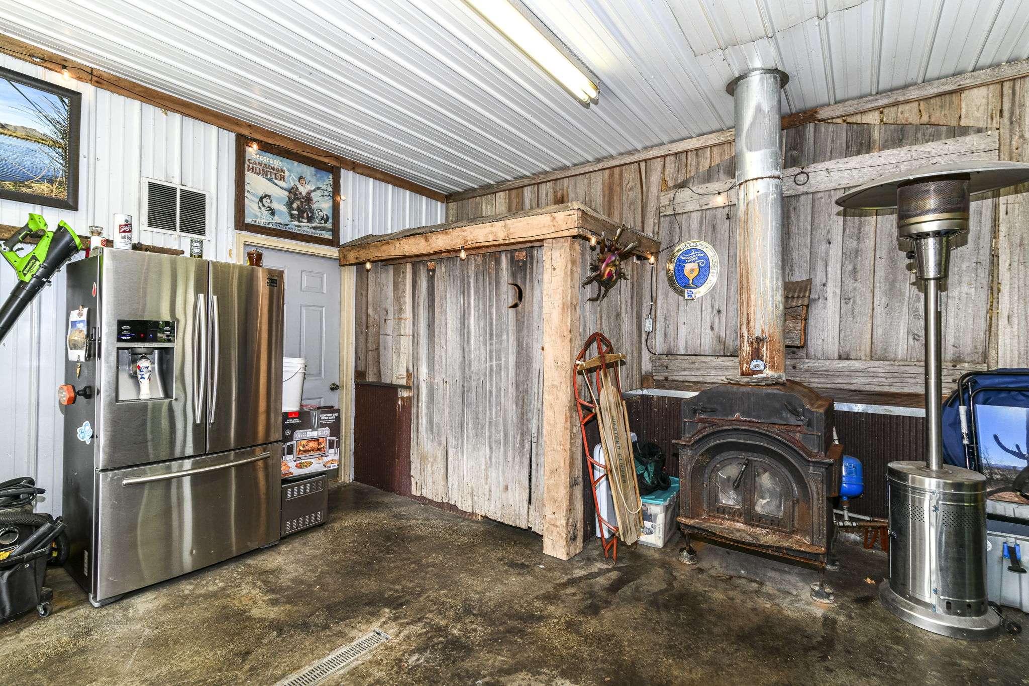 Pole barn