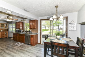 Kitchen & Breakfast Room