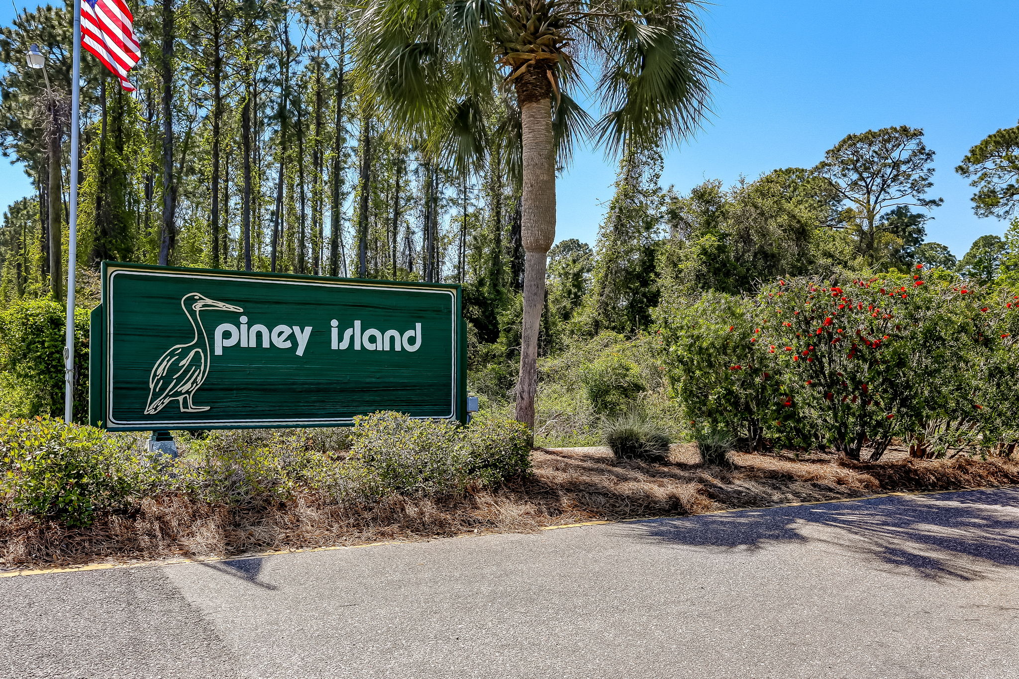 Entrance to Piney Island from SR 200