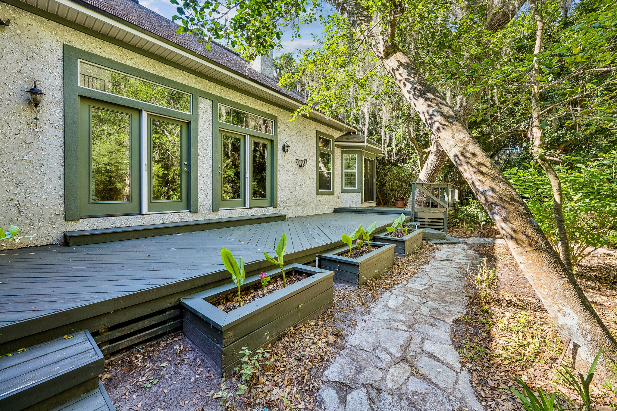 Back of Home - entertaining space!