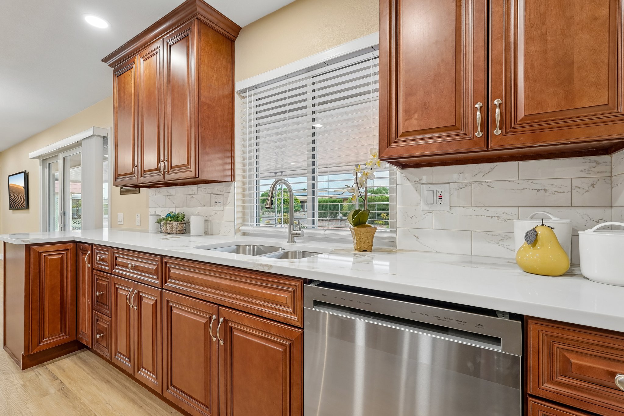 W Pineaire Dr-S1807-022.jpg