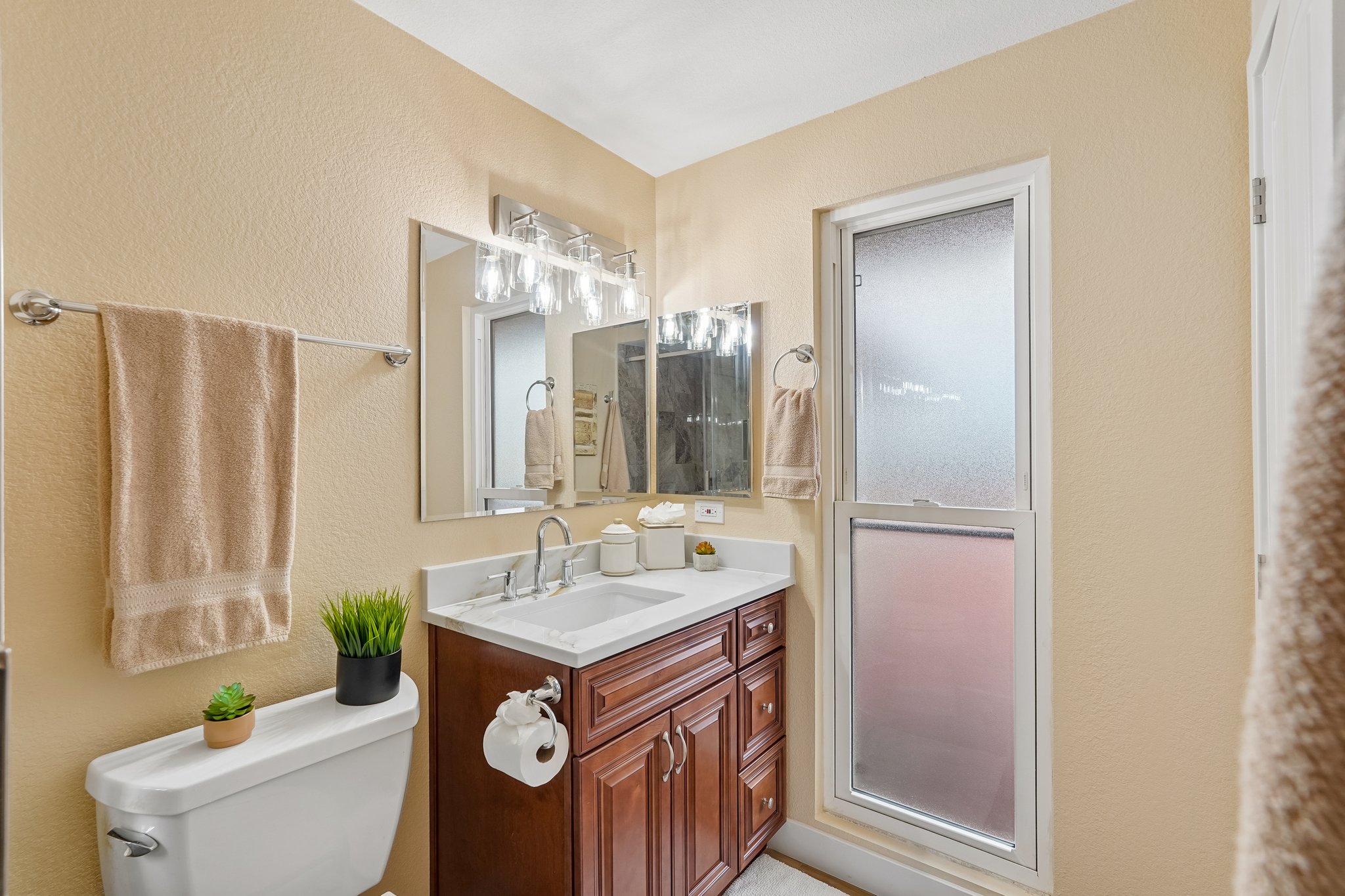 W Pineaire Dr-S1807-036.jpg