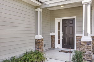 Front Porch/Entrance