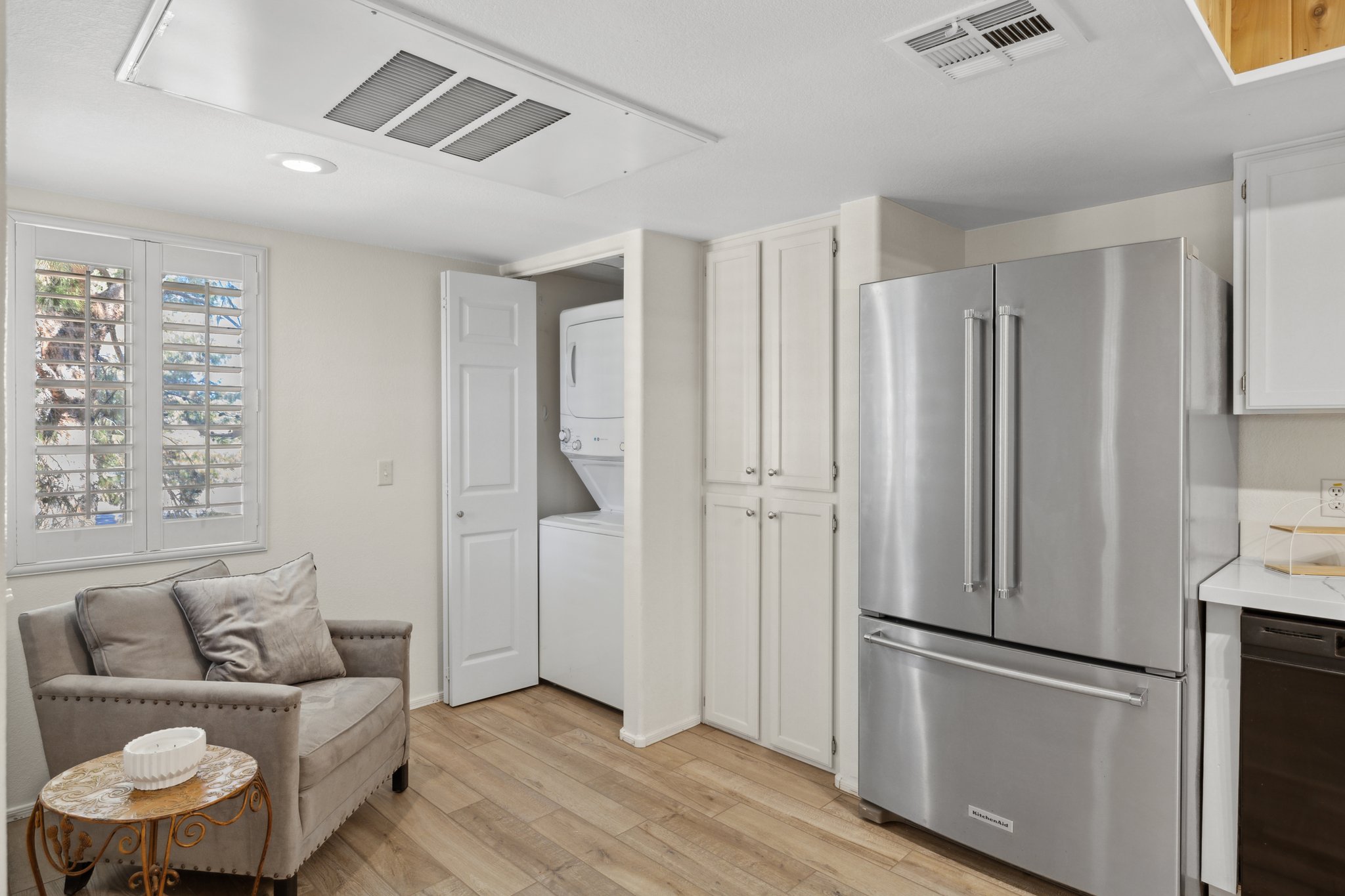 9736 N 95th St 225 - 010.jpg