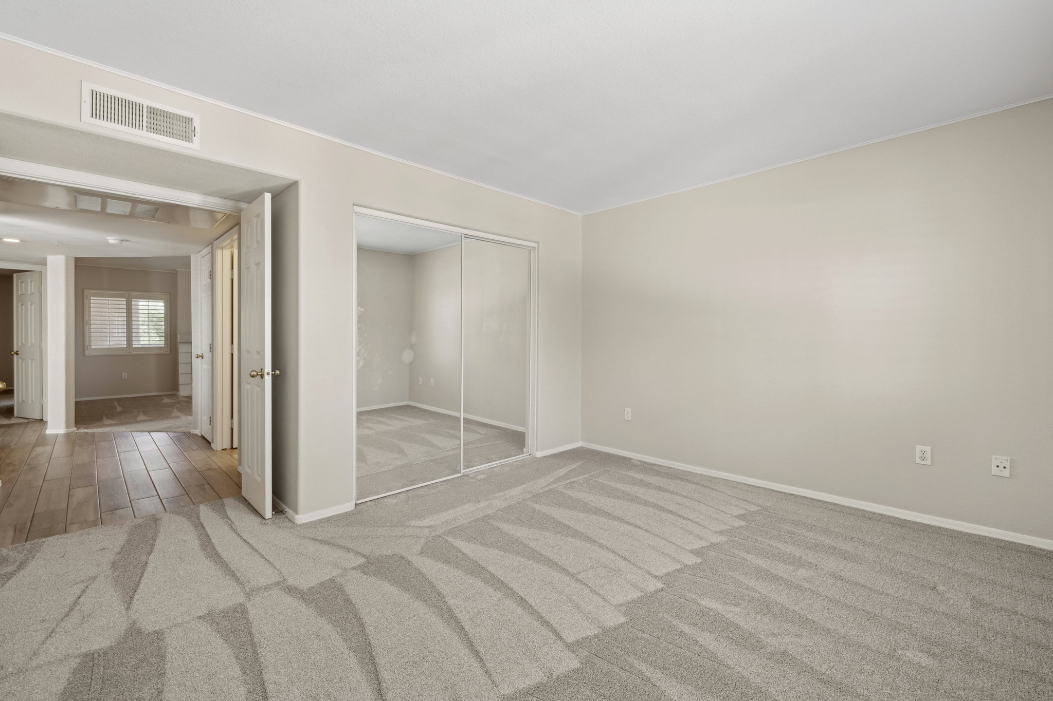 9736 N 95th St 225 - 011.jpg