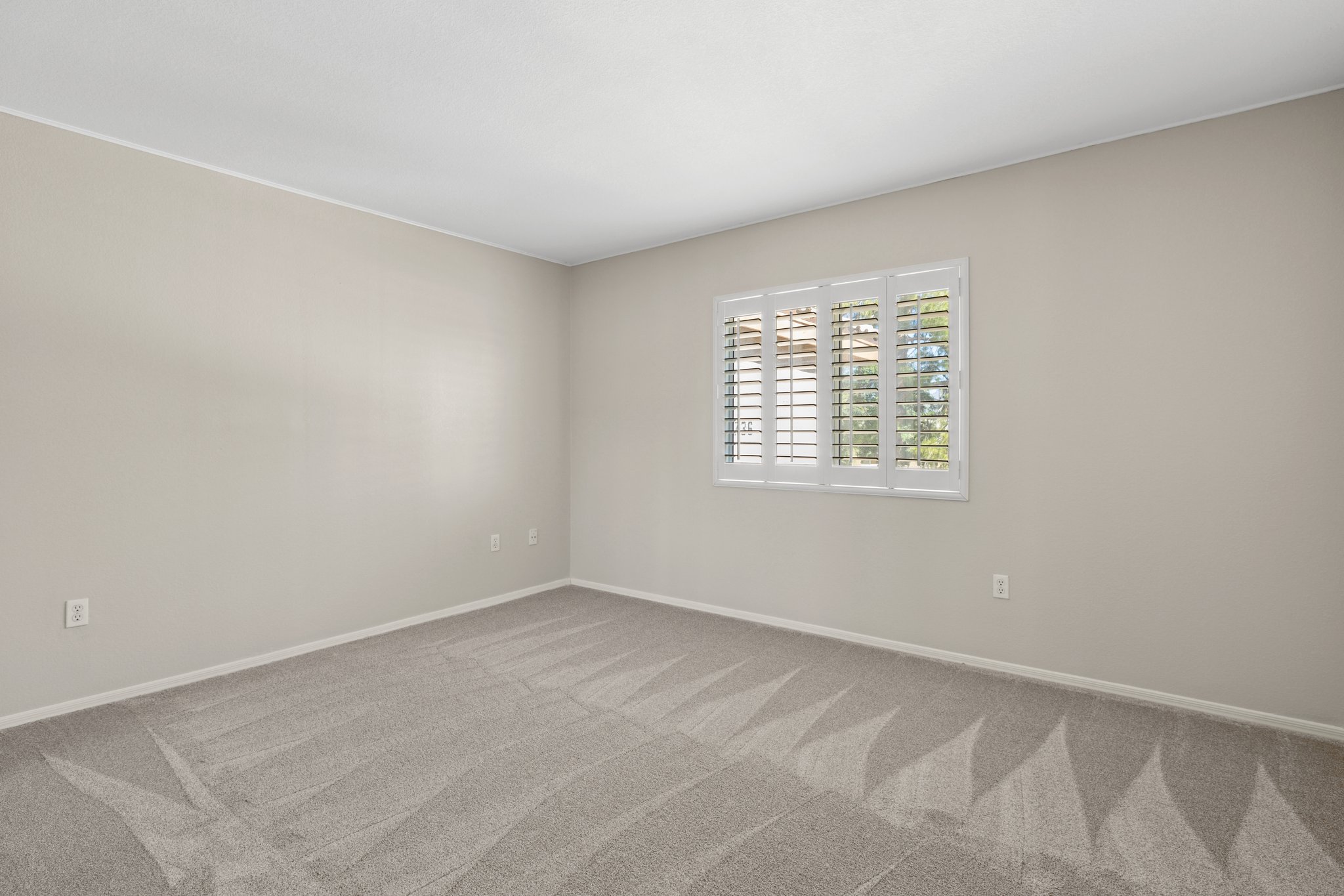 9736 N 95th St 225 - 017.jpg