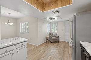 9736 N 95th St 225 - 009.jpg