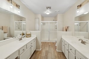 9736 N 95th St 225 - 018.jpg