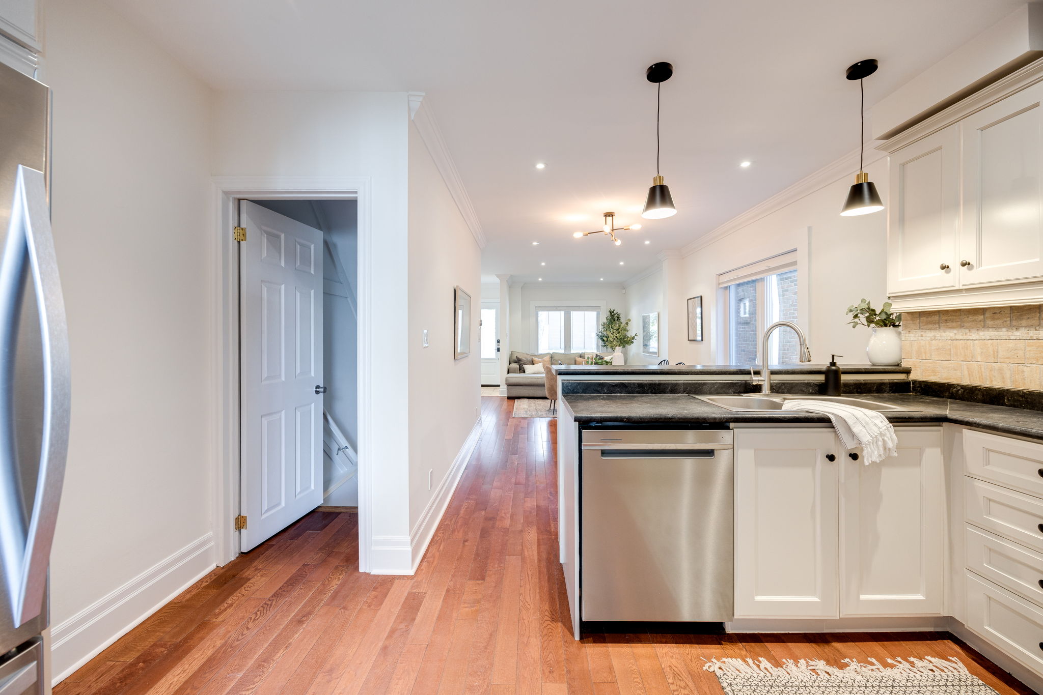 Toronto property showcase — delivered property photograph 28