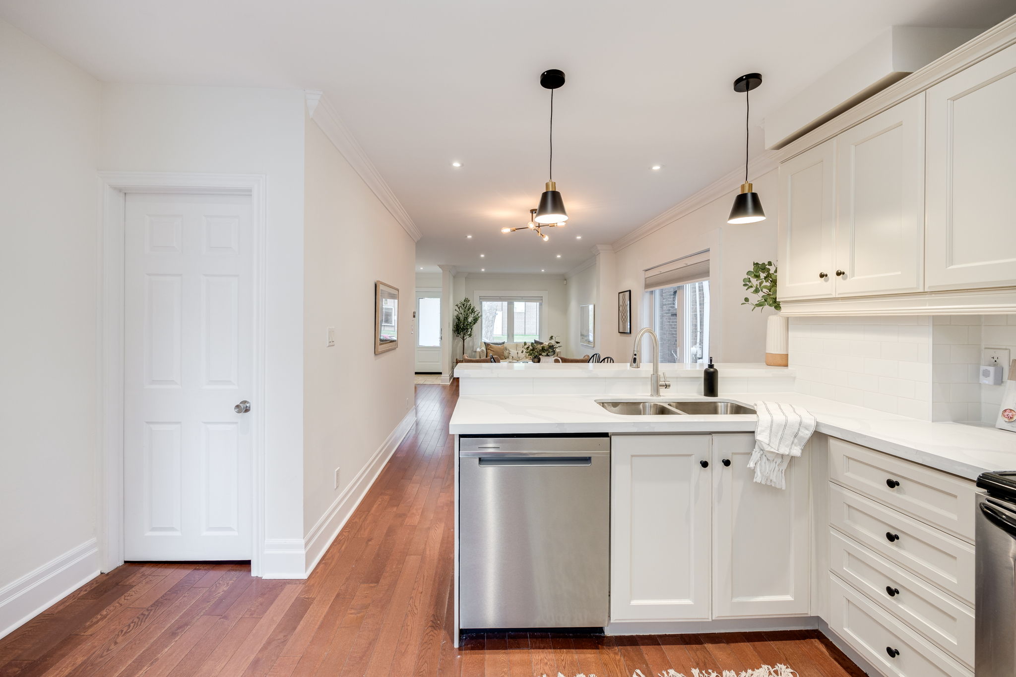 Toronto property showcase — delivered property photograph 33