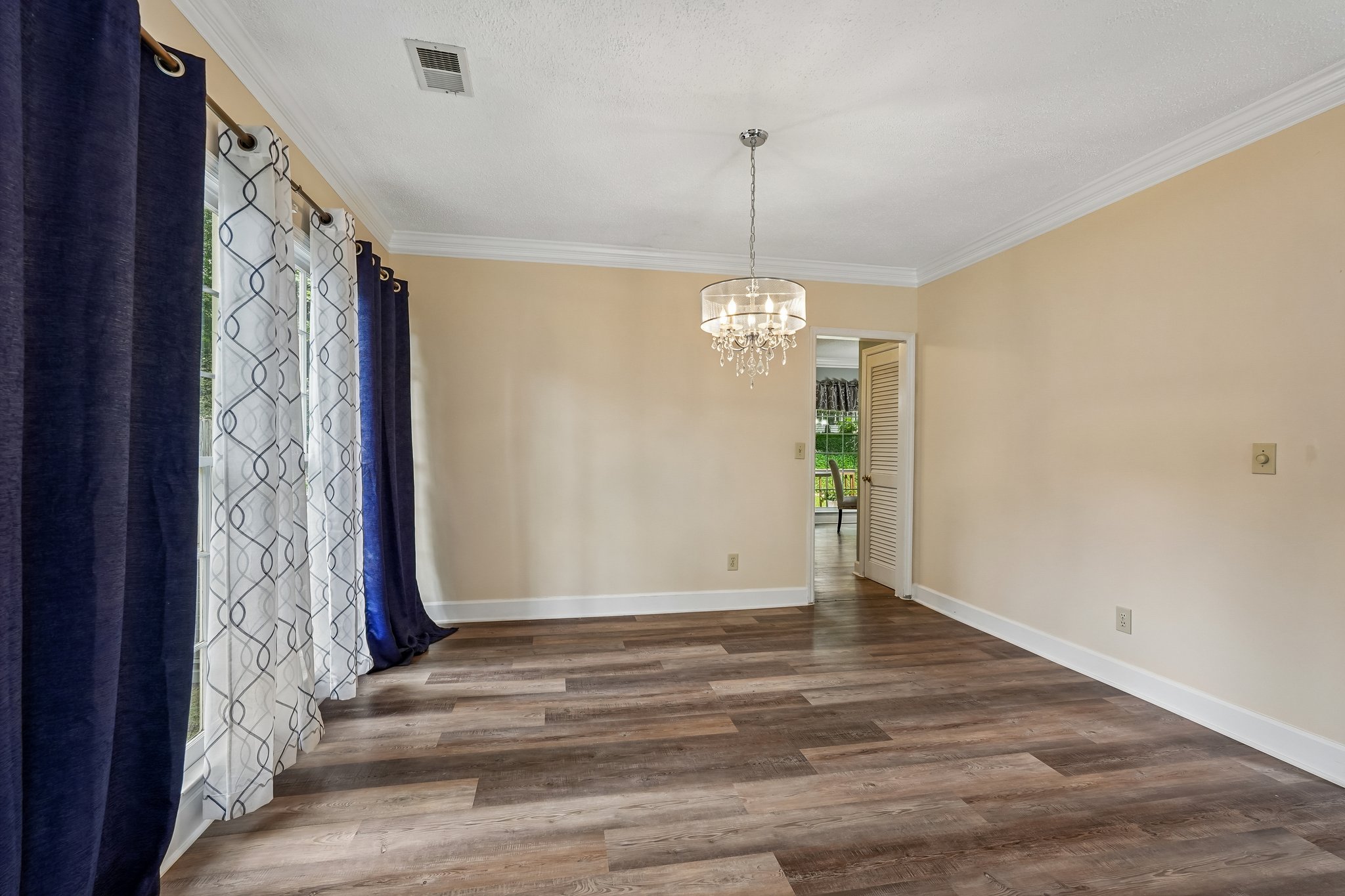 Laurel Springs Ln SW-S2807-011.jpg