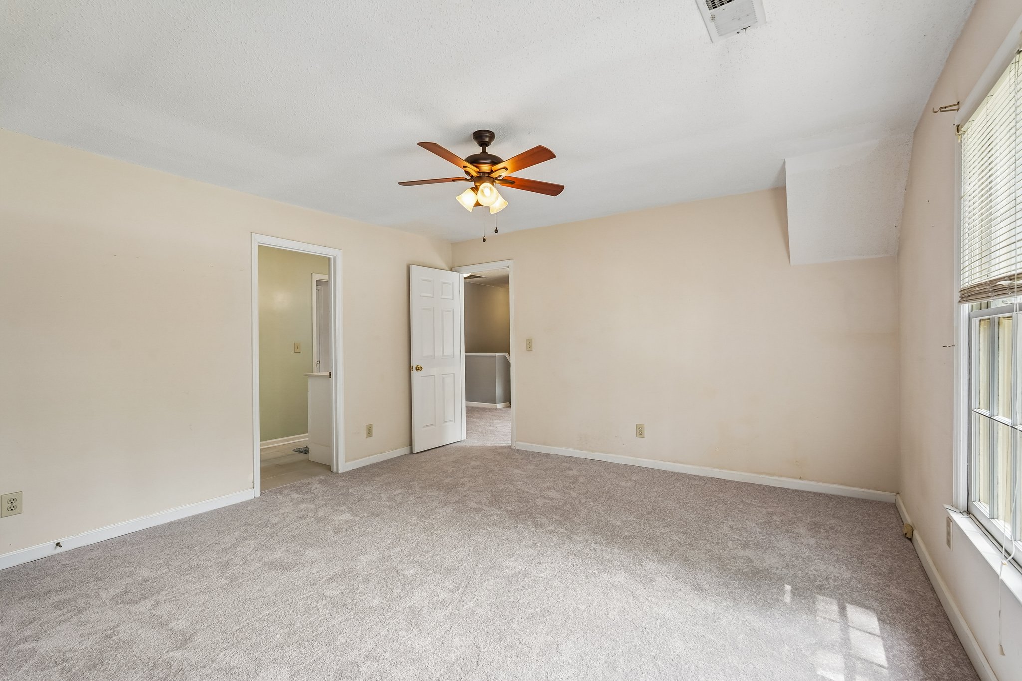 Laurel Springs Ln SW-S2807-045.jpg
