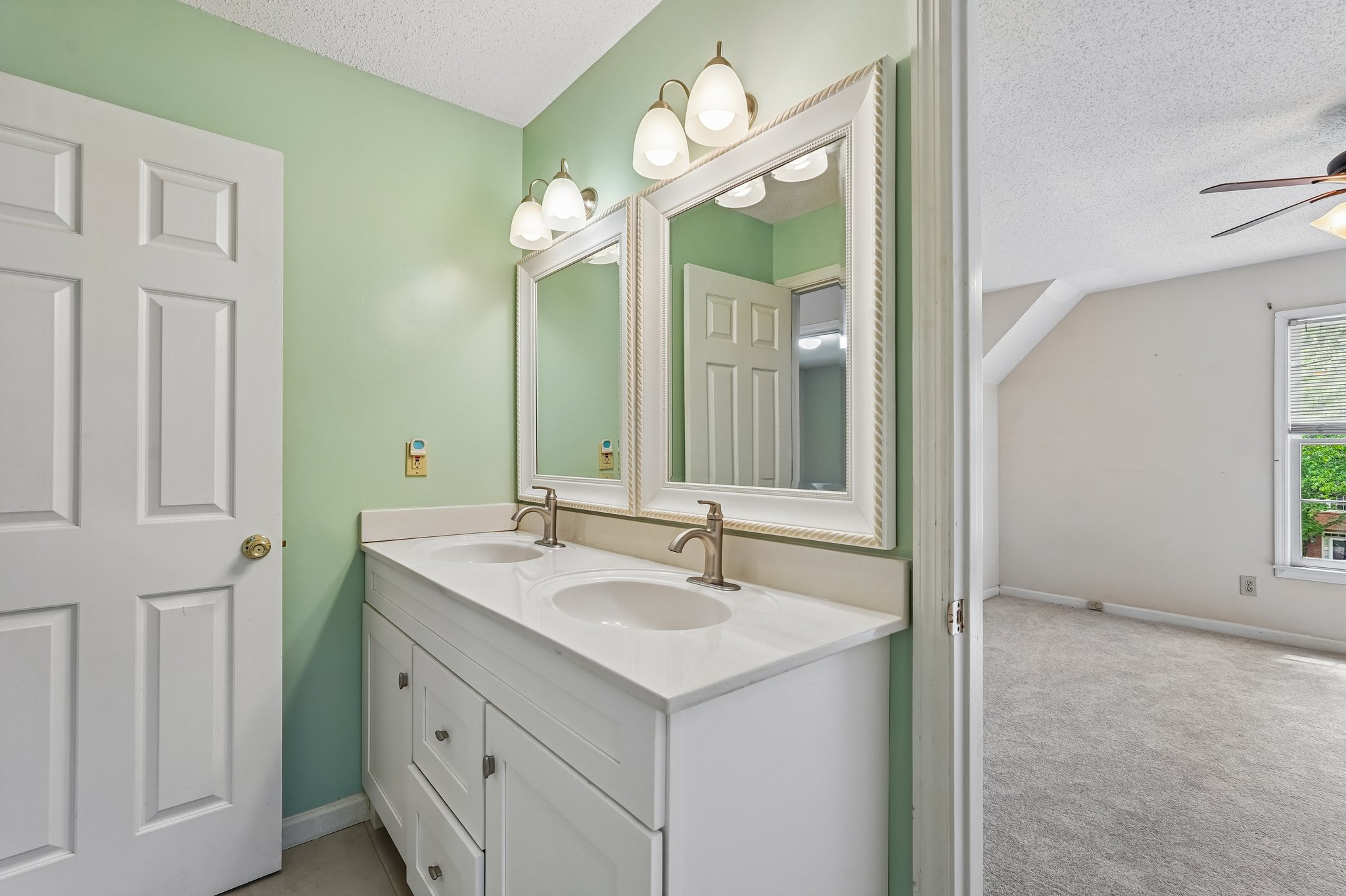 Laurel Springs Ln SW-S2807-047.jpg