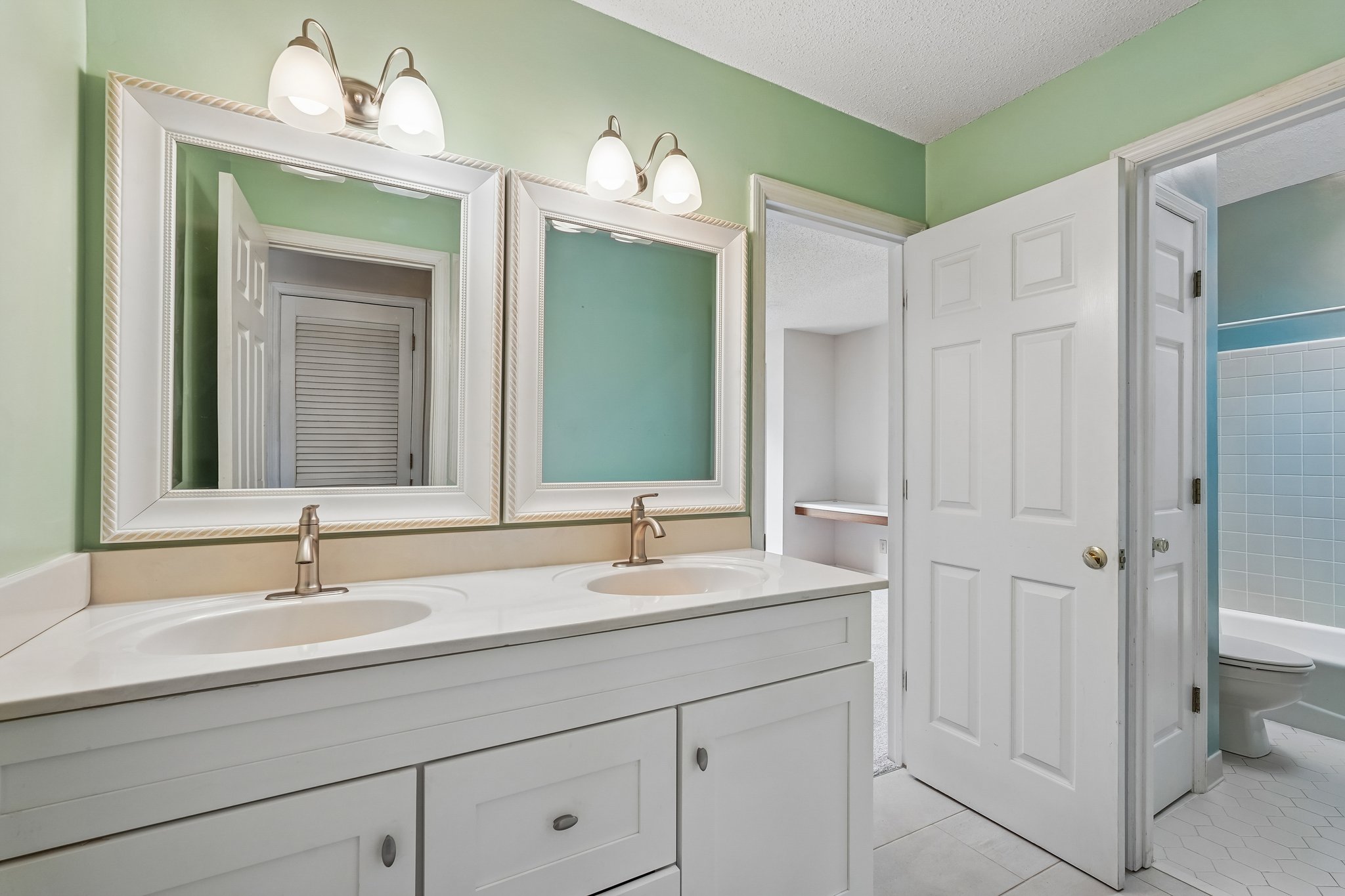 Laurel Springs Ln SW-S2807-048.jpg