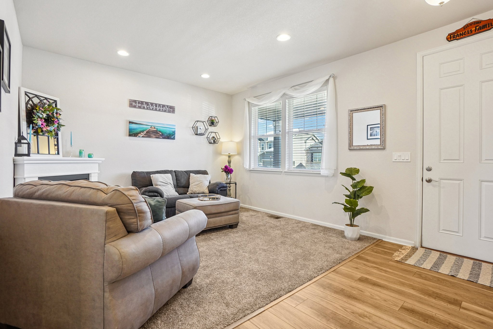 Ventura St-L2001-009.jpg